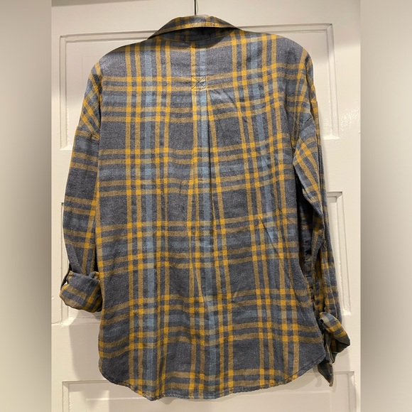 Prana women’s button down - Picture 3 of 4